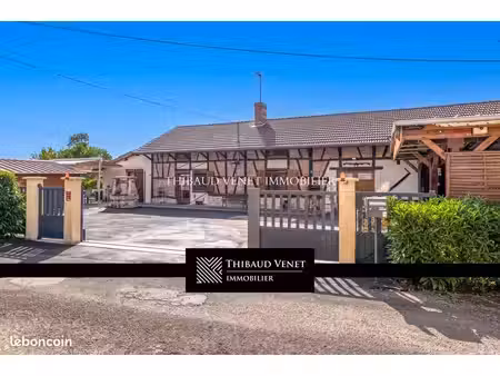 propriété 4 pièces 140 m²
