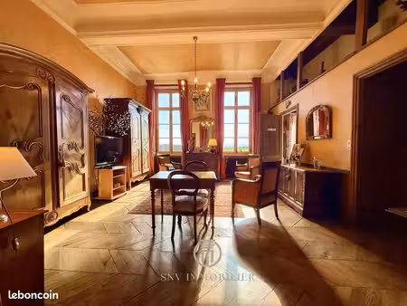 maison 13 pièces 317 m²