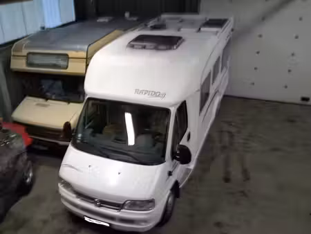 location parking int/ext hivernage camping-car  van  voiture  moto  bateau  remorque...