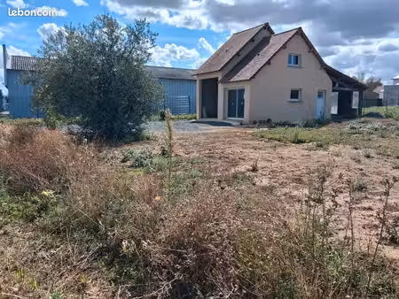bâtiment avec terrain constructible
