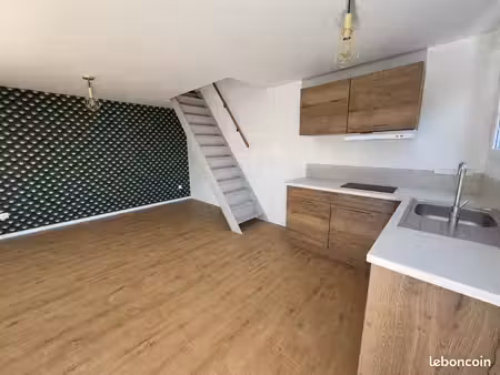 duplex t2 entièrement rénové – 34 m² – saint-didier-sur-chalaronne