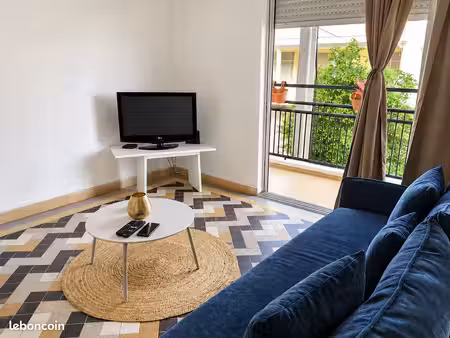 t3 meublé rénové 80 m² avec terrasse – grand-bourg – 805 /mois