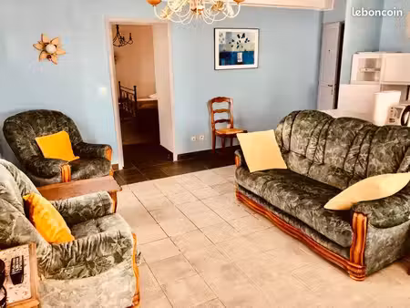 gîte 90 m2 meublé  2 chambres et sdbs  jardin