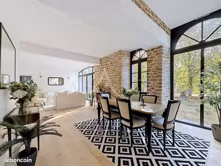 maison 6 pièces 220 m²