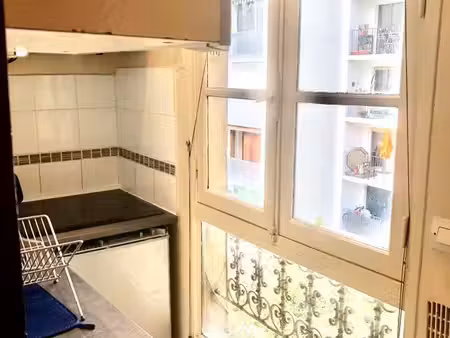 studio de 22 m2 station lamarck caulaincourt paris 18
