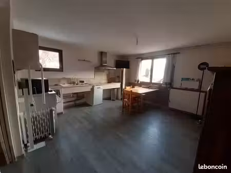 location à l'année t2 de 35m² en rdc d'une maison