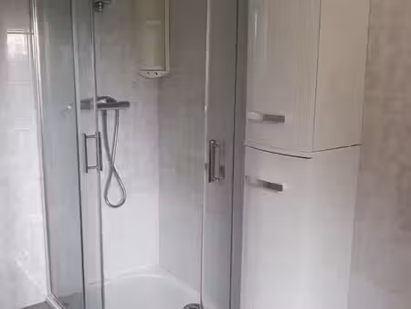 f2 appartement de 52 m2 (au calme tres bien isole)