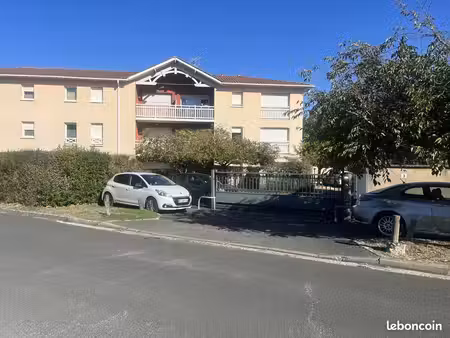particulier loue appartement t2 de 40 m² avec loggia & 2 parkings – castelnau-de-médoc (pe