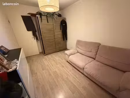 chambre à louer – courte durée possible prêt de la douane de soral