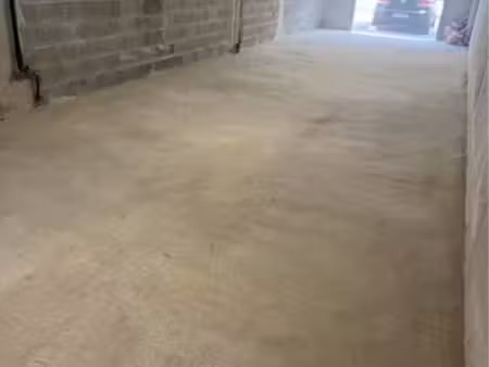 box / garage fermé de 65 m² à cranves-sales