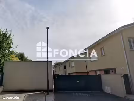 stationnement 12m² à louer 25 - cugnaux 31270