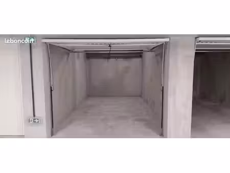 garages à louer