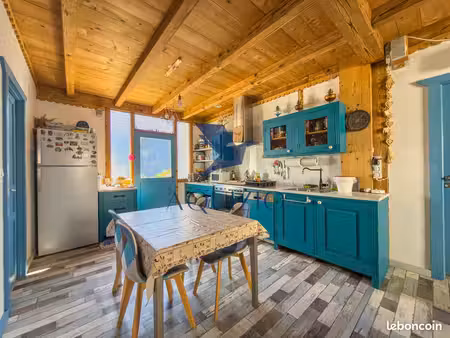maison 9 pièces 184 m²