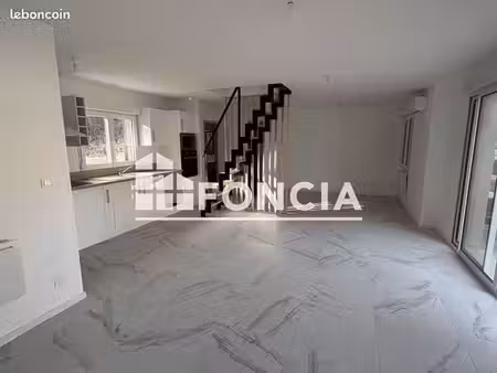 maison 3 pièces 69.81m² à louer 800 - saint savin 33920