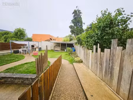 6 chambres - 2 garages - jardin