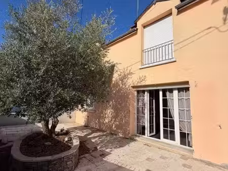 maison 8 pièces 223 m²