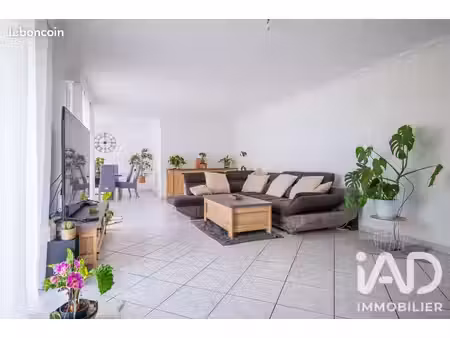 maison 10 pièces 214 m²