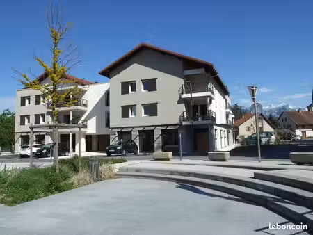 t3 dernier étage - terrasse - cellier - garage box fermé - proche genève