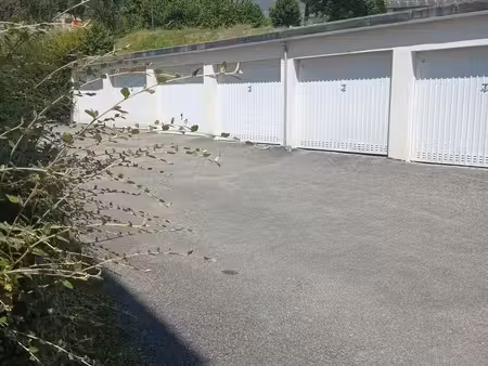 particulier vends garage box fermé