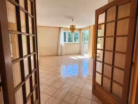 appartement t4 de 83 m² + garage et cave