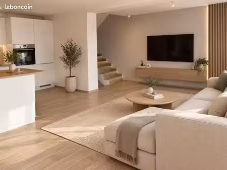 maison triplex avec terrasse et garage