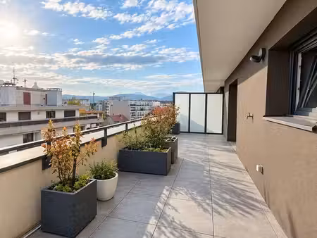 appartement 4 pièces 90 m²