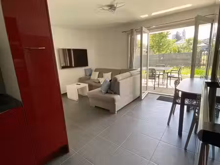 très jolie appartement t1 rez de jardin terrasse