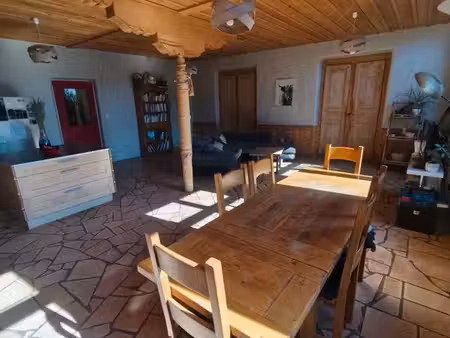maison de 10 pièces d'une surface de 220m² habitable et de ~ 800 m² de terrain sur la comm
