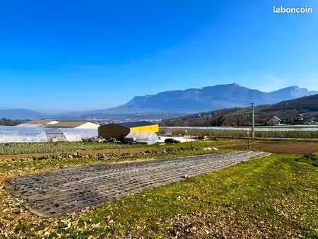 ensemble agricole équipé – 2 4 ha  serres et bâtiment – la motte-servolex