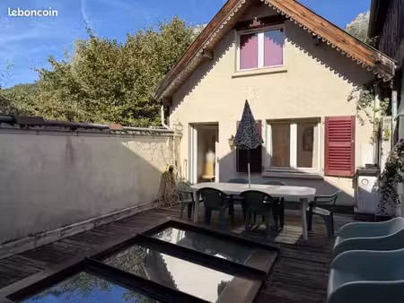 triplex 5 pièces 121 m²
