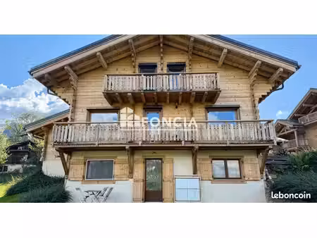 magnifique chalet madrier avec vue panoramique à crest-voland