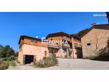 à villaranger  corps de ferme de 208 60 m² habitables développant plus de 725 m² de surfac