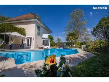 maison d'architecte rénovée  piscine  jardin 1915 m² – sales (74)