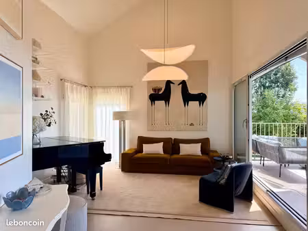 maison neuve 230 m² avec piscine. vue splendide léman salève jura. proche ceva frontière