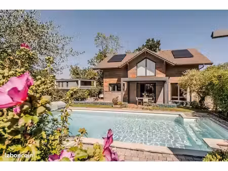 propriété 4 pièces 133 m²