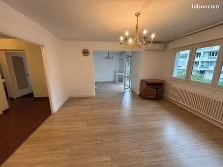t4  2 voir 3 chambres