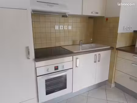 loue joli petit appartement
