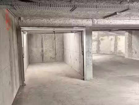 loue garage au centre de saint gervais 74170