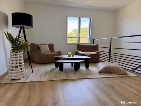location maison contemporaine avec piscine