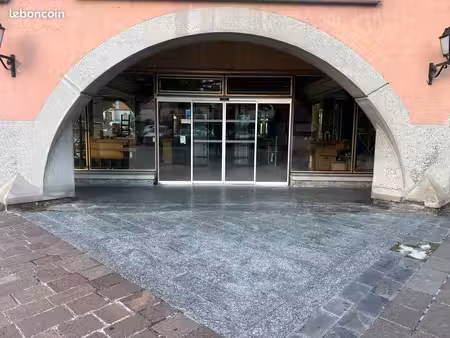 local commercial