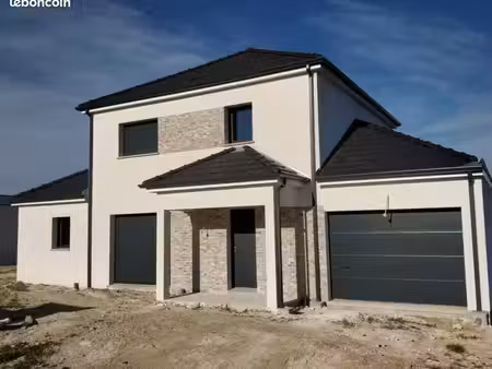 maison 6 pièces 105 m²