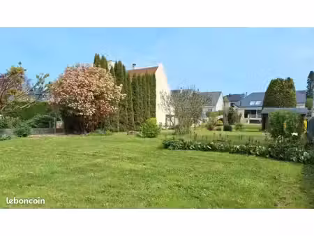 terrain 370 m² therouldeville