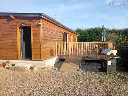 chalet atypique au bord de la foret d'eawy