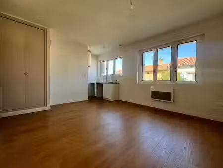 location appartement 2 pièces 37 m² à caussade (82300)  520 €