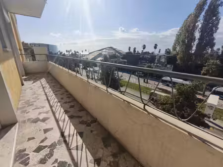 nice ouest grand 2 pieces avec terrasse
