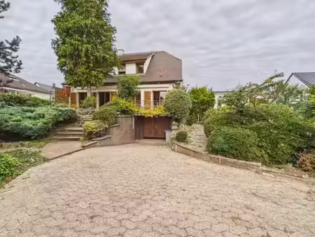 location maison 8 pièces 173 m² à lipsheim (67640)  1 975 €