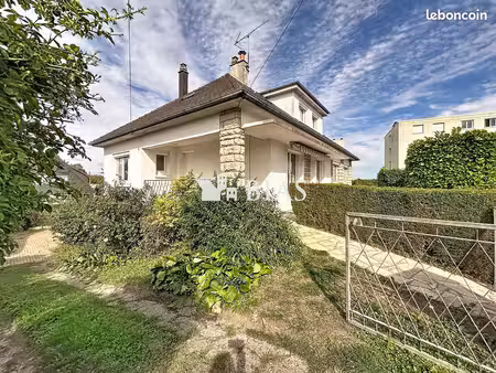 maison 6 pièces 136 m²