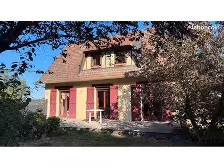 belle maison 4 à 5 pièces sur sous-sol avec beau terrain et dépendance proximité forêt 5 m