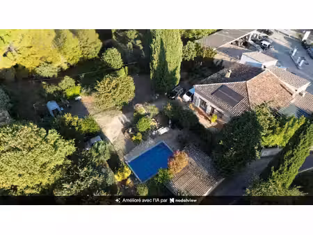 ensemble immobilier de 396 m2 sur 3300 m2 de terrain