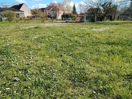 terrain à bâtir de 700 m² à bussieres (77)